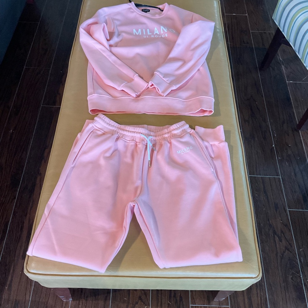 Sweatshirt and sweatpants set